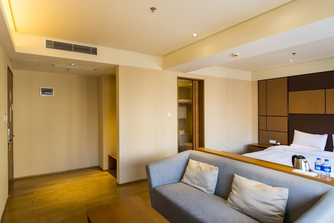 Ji Hotel Shanghai Hongqiao Transport Hub Linkong Zone Exterior foto