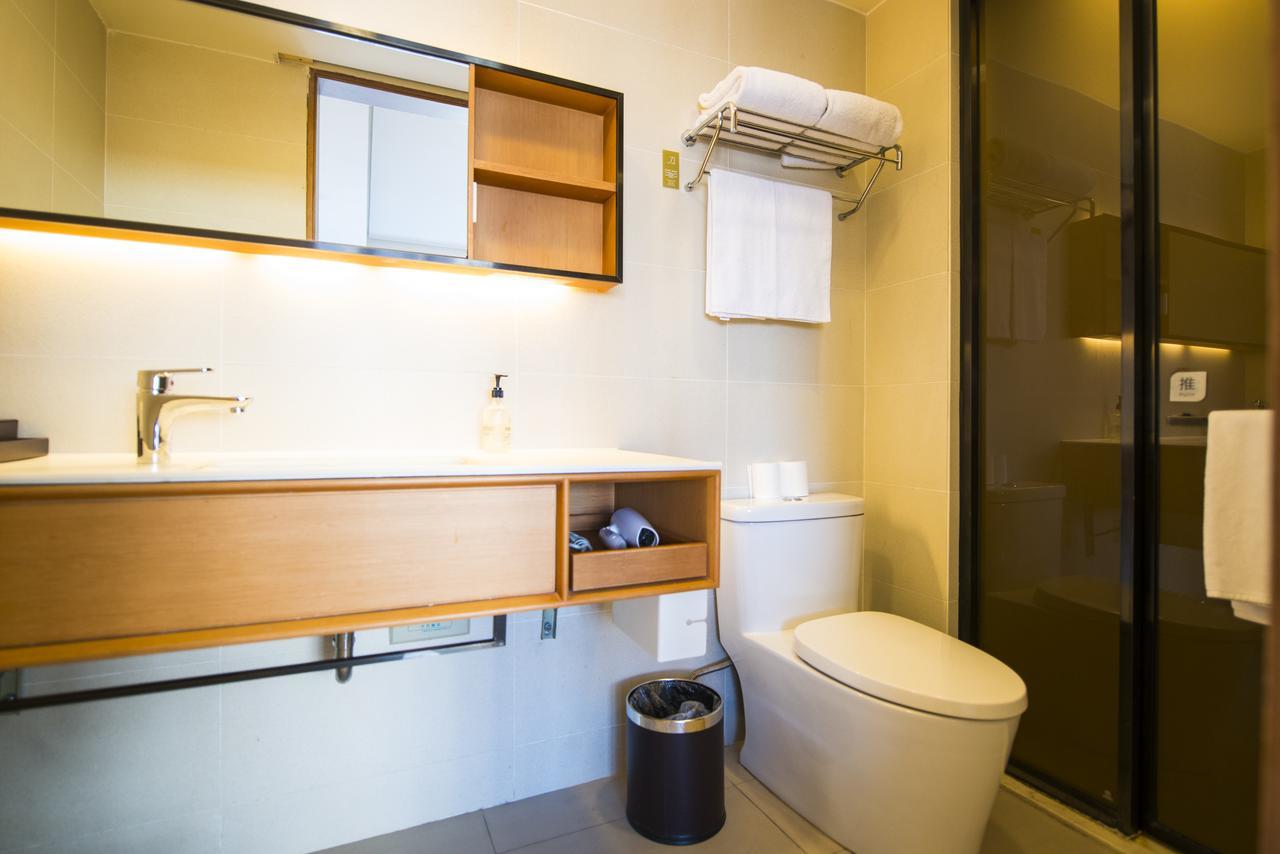 Ji Hotel Shanghai Hongqiao Transport Hub Linkong Zone Exterior foto