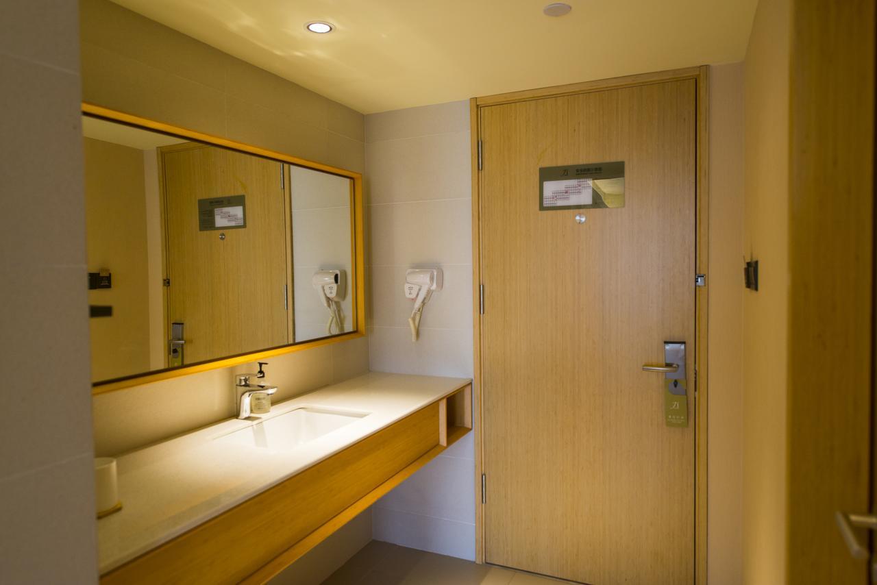 Ji Hotel Shanghai Hongqiao Transport Hub Linkong Zone Exterior foto