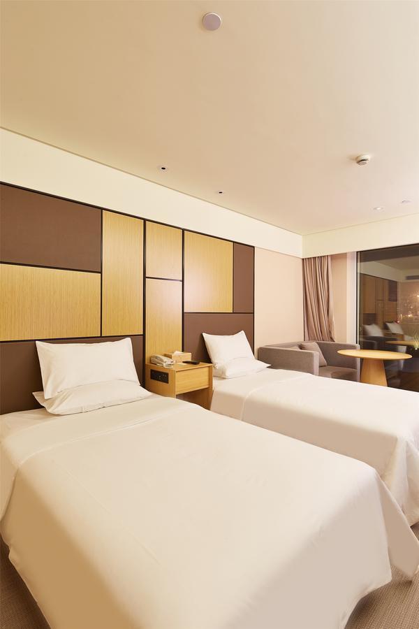 Ji Hotel Shanghai Hongqiao Transport Hub Linkong Zone Exterior foto