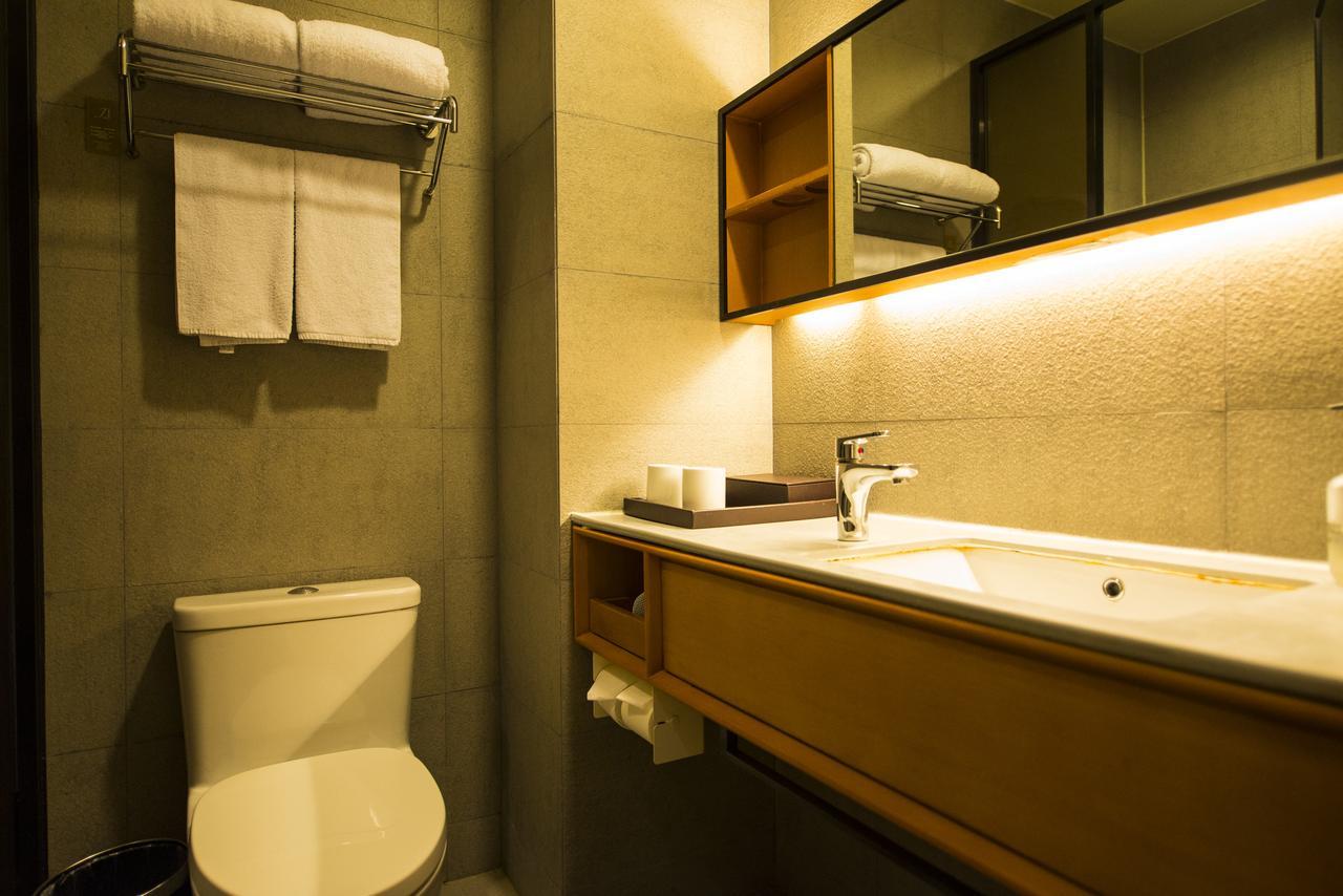 Ji Hotel Shanghai Hongqiao Transport Hub Linkong Zone Exterior foto